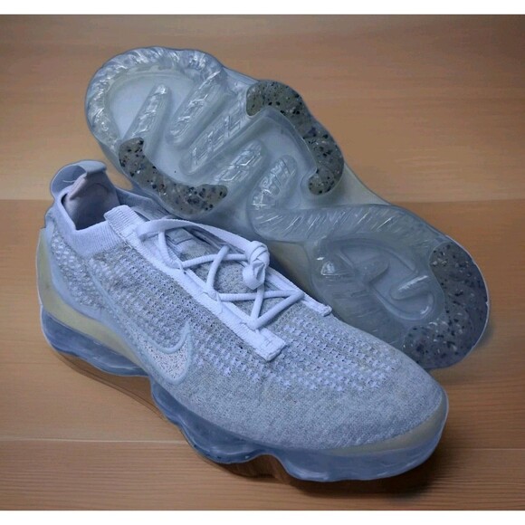 New Nike Air Vapormax 2021 FK Womens White/White-Pure Platinum Sz 10 DC4112-100 - Picture 1 of 8